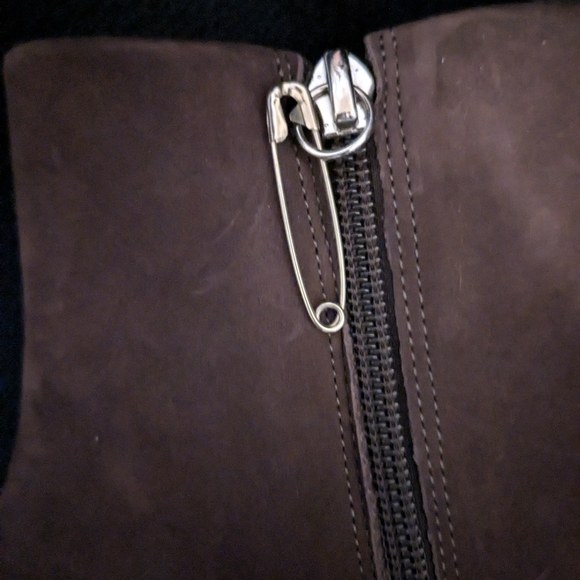 Schutz Mikki Block Heel Brown Suede Bootie Pointed Toe Nobuck Size 8 - Picture 11 of 14